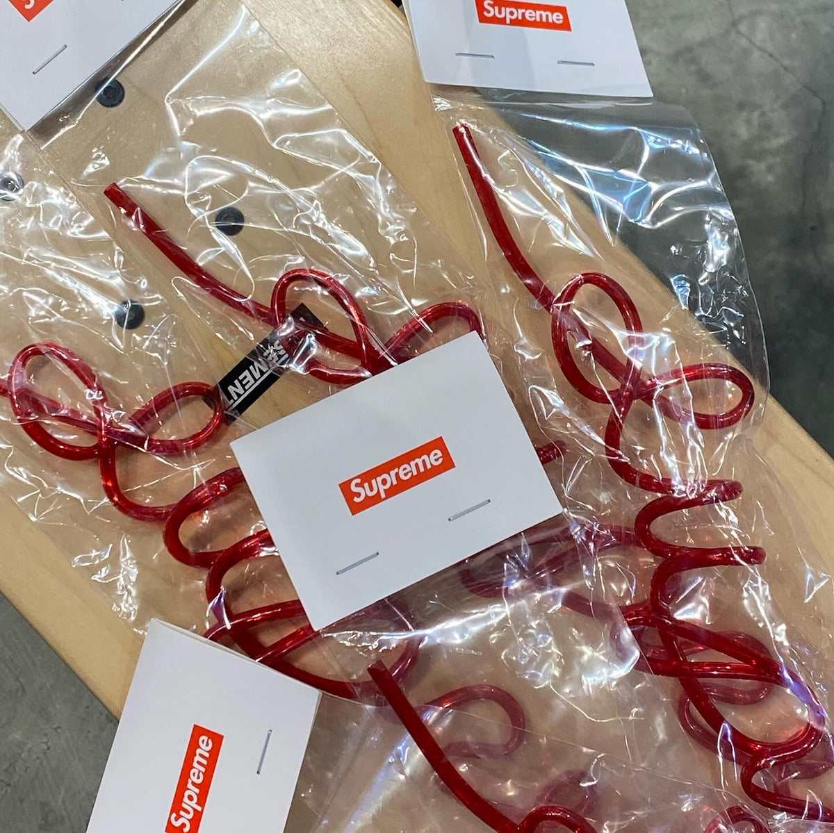 シュプリームストロー Supreme Silly Straw – BASEMENT_HK